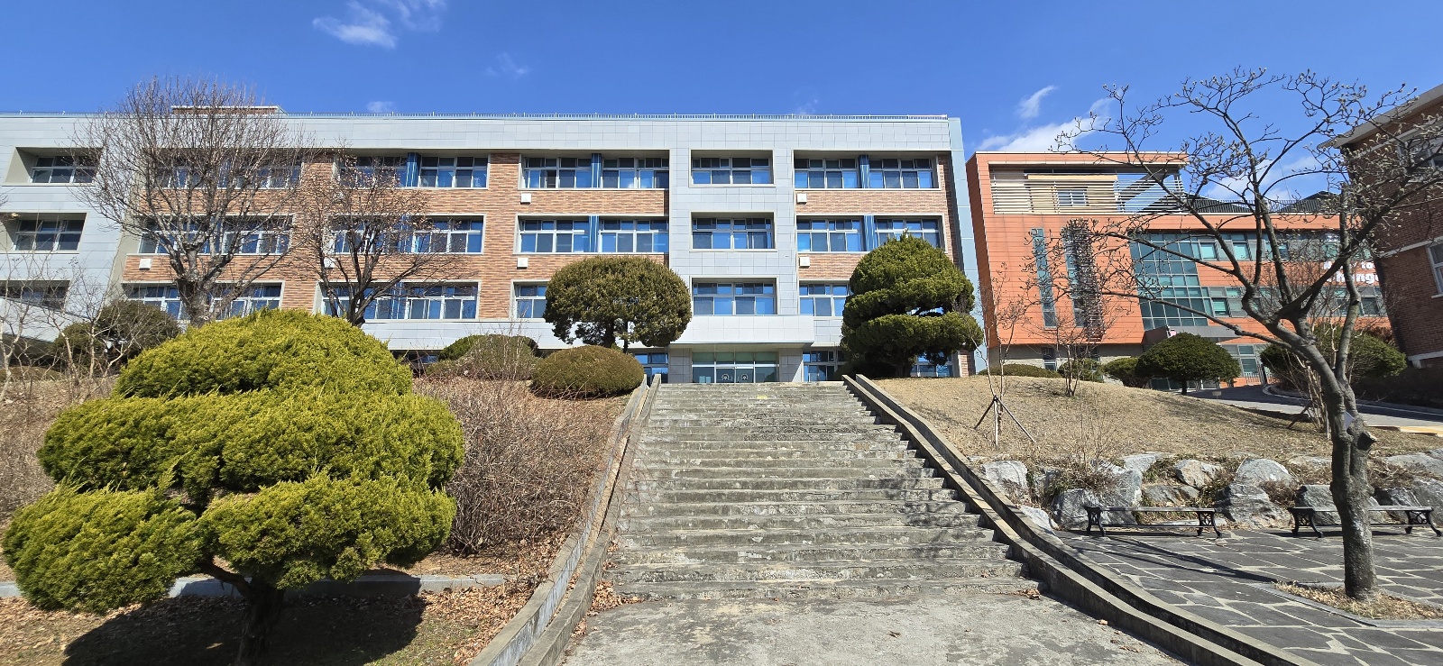 군자중 전경(2024)